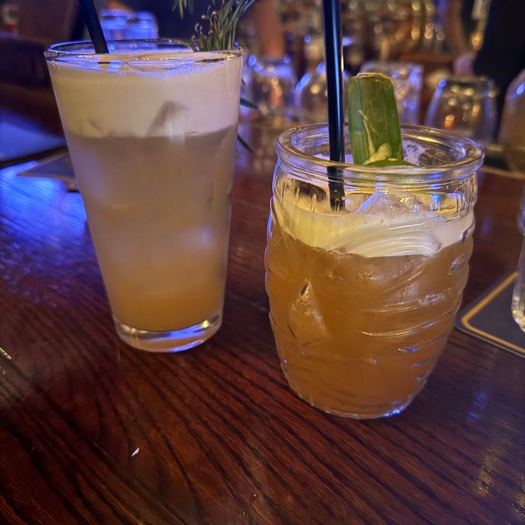 Wiseguy Lounge - Mass Ave 5